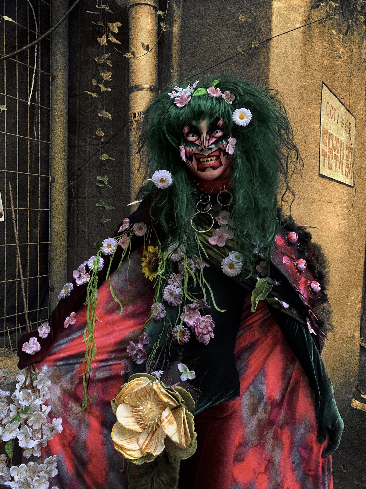 YEOJA Mag - Hoso, horror drag performer