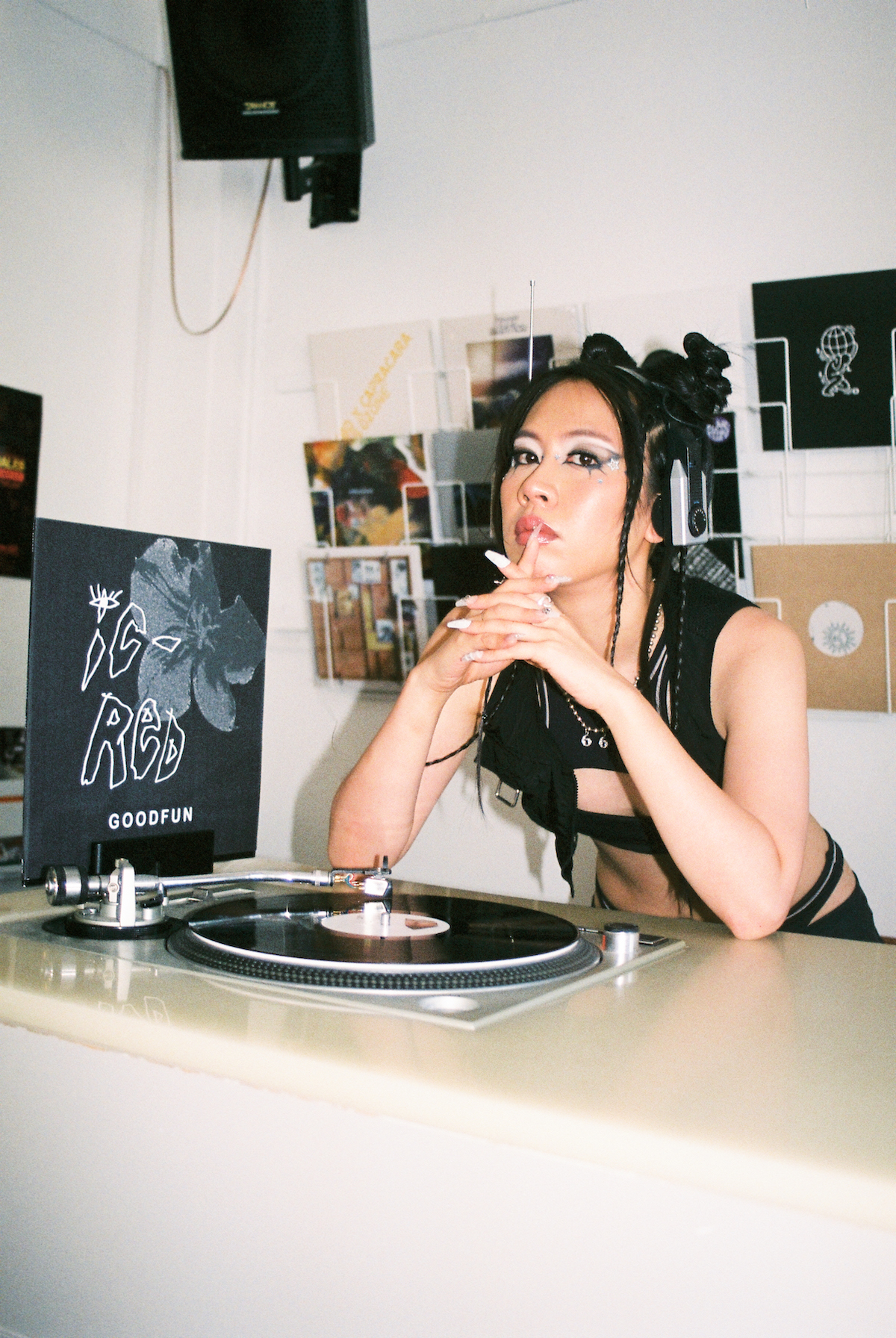 Cloudy Ku – Interview with the DJ and organiser of HER 他 and SPEED 速度. Direction: Marit Holtrust